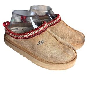 UGG Tazz Platform Slippers in Chesnut – Big Kids Sz 3 / UK 2